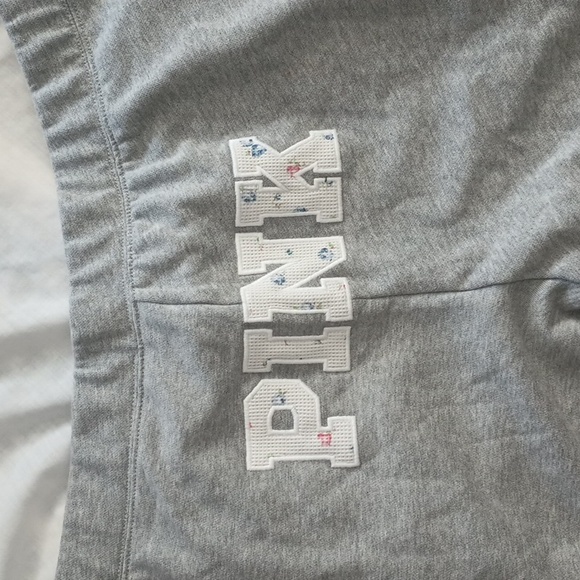 Victoria's Secret Pink - XL Boyfriend Sweatpants Gray Wide Leg Floral Butt Logo - Picture 1 of 6